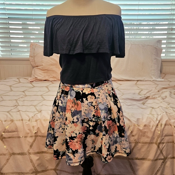 Navy Ruffle Off The Shoulder Top - Picture 6 of 6